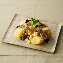 オリーブ塩海苔香る じゃがいもと鯛のコンフィ