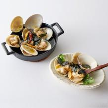 磯の風味広がる 蛤のアヒージョ